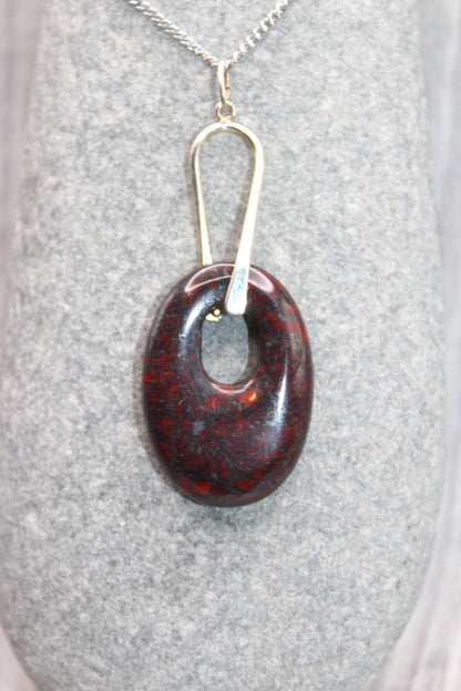 Quay Necklace