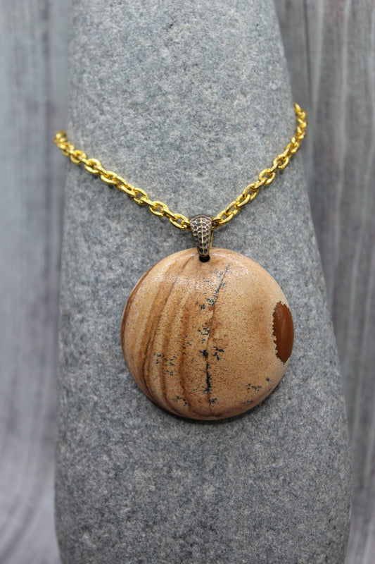 Vida Necklace