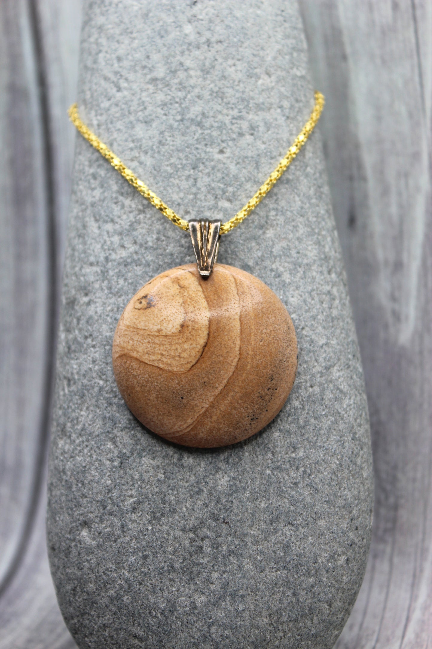 Vida Necklace